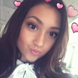 Meet your Posher, Hannah